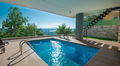 Villa zum Verkauf in der Region Kavač